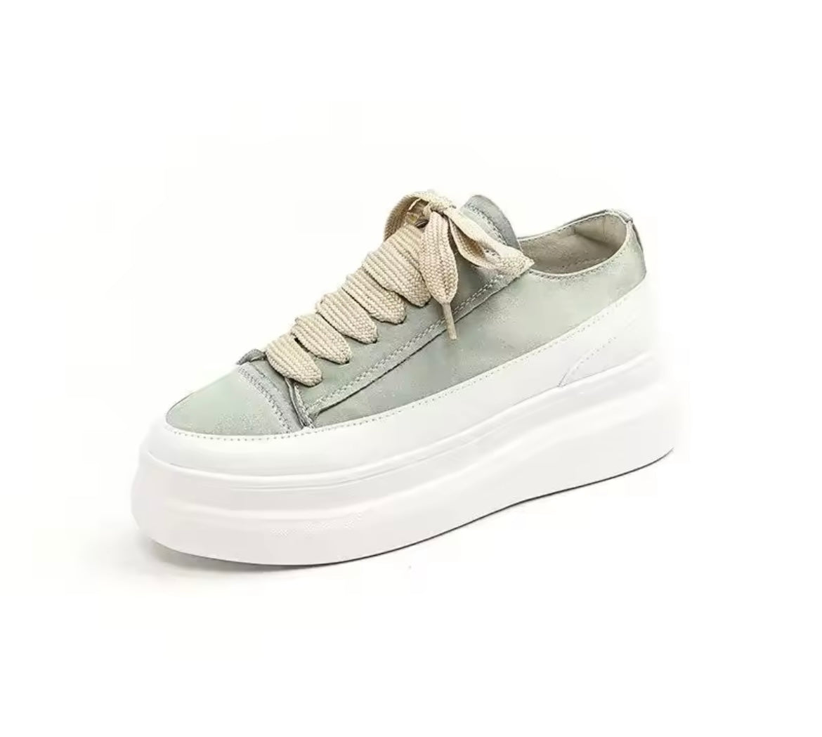 Veronica Trainers