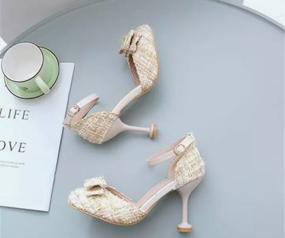 Textured kitten heel shoe with ankle strap for weddings