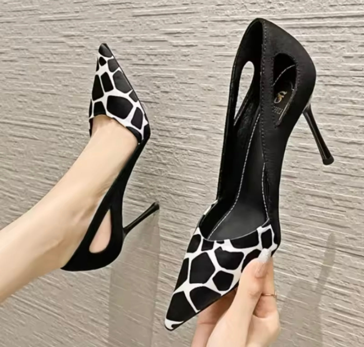 Audrey Pumps