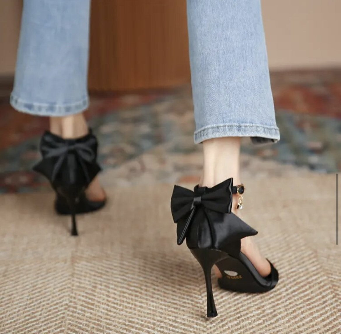 Molly Bow Heel