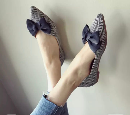 Grey herringbone flat pumps with bow